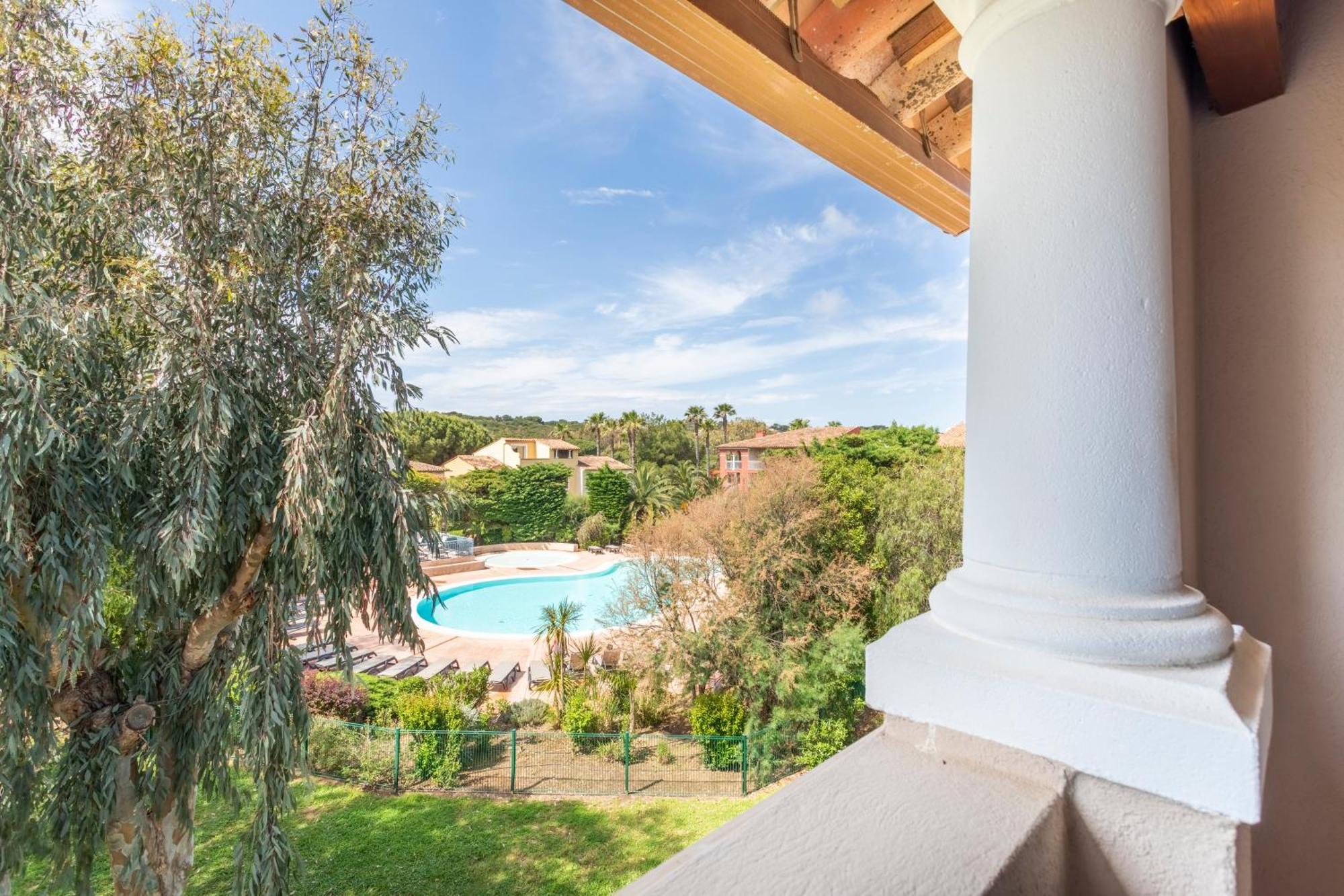 Pierre & Le Hameau De La Pinede 3* Hyères