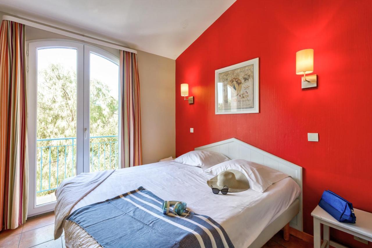 Pierre & Le Hameau De La Pinede 3*